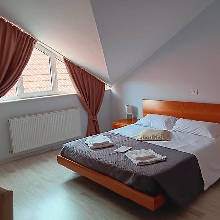 Hotel Vila Veneto Timisoara Ngoại thất bức ảnh
