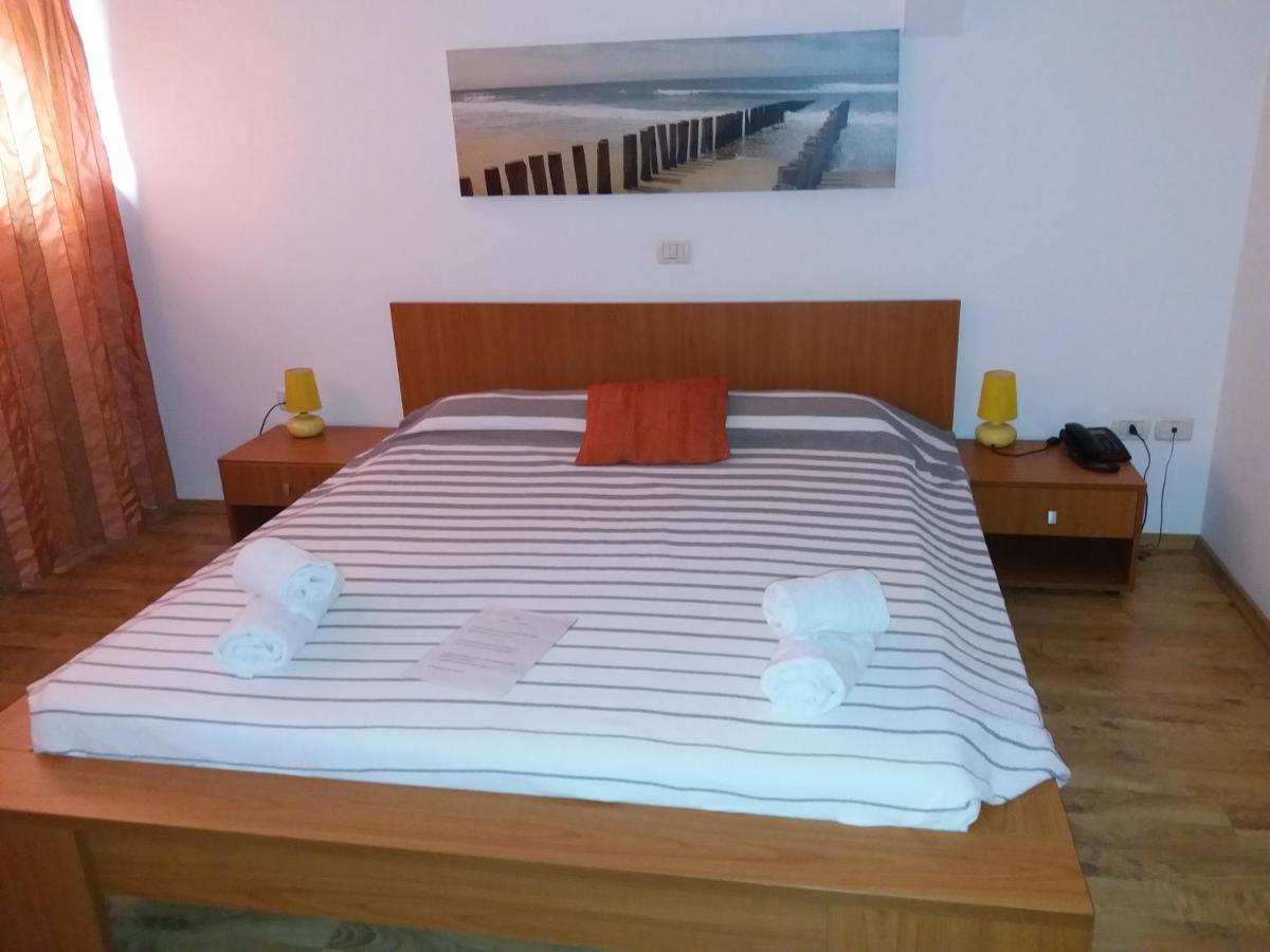 Hotel Vila Veneto Timisoara Ngoại thất bức ảnh