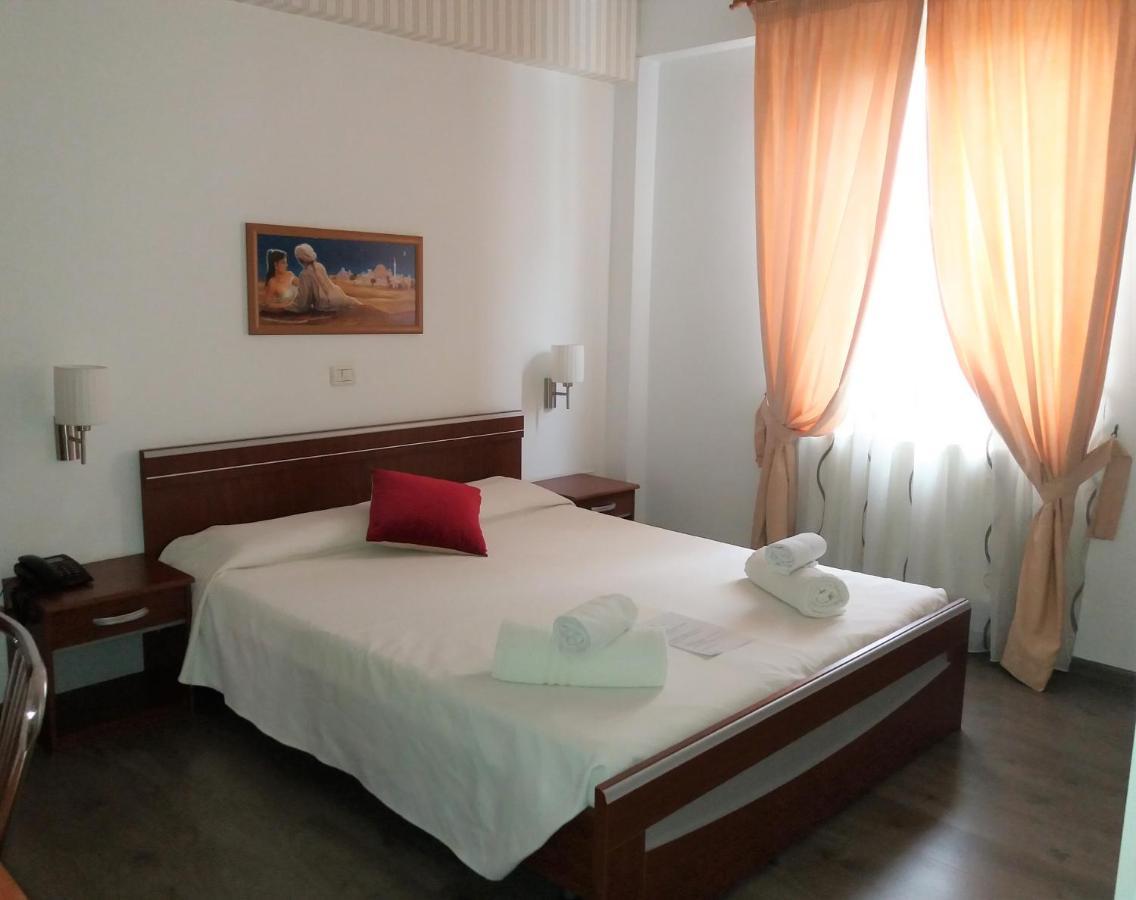 Hotel Vila Veneto Timisoara Ngoại thất bức ảnh