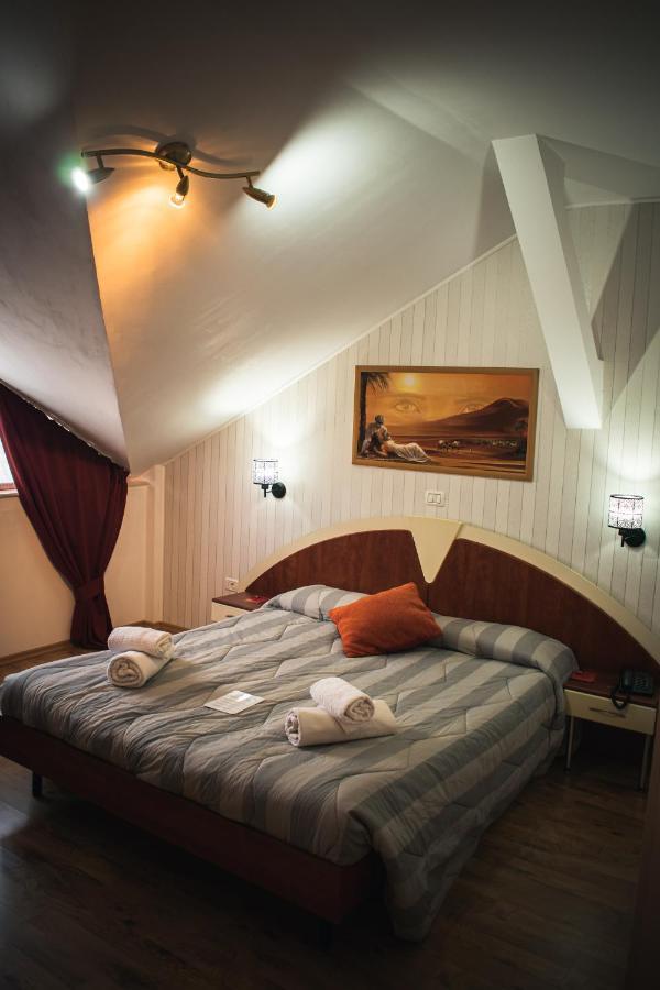 Hotel Vila Veneto Timisoara Ngoại thất bức ảnh