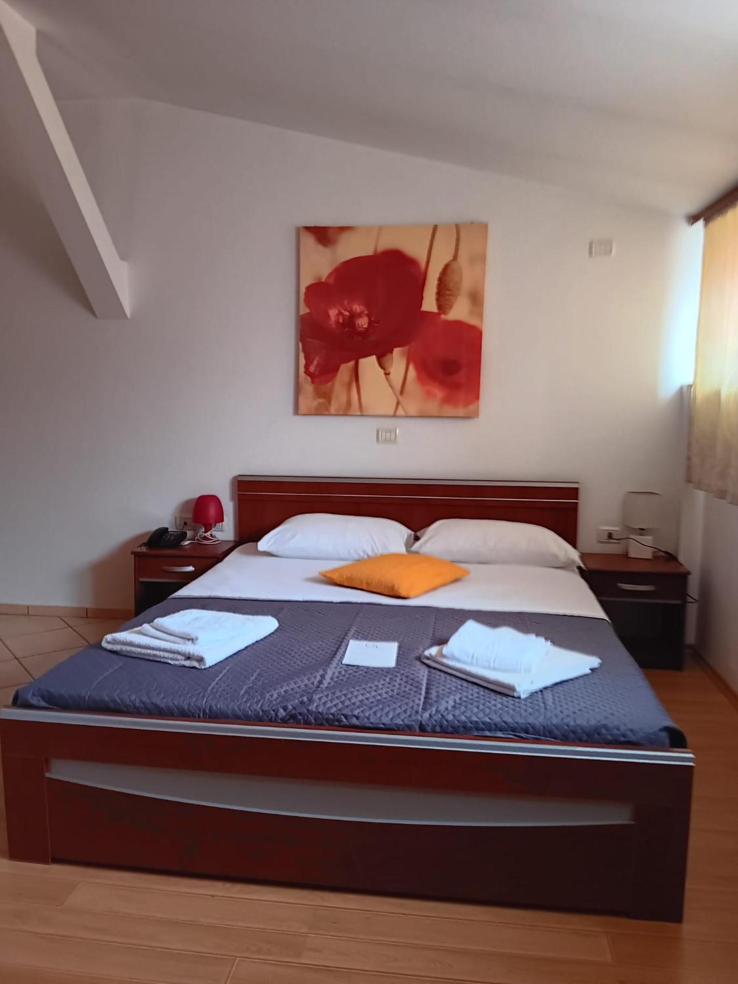 Hotel Vila Veneto Timisoara Ngoại thất bức ảnh