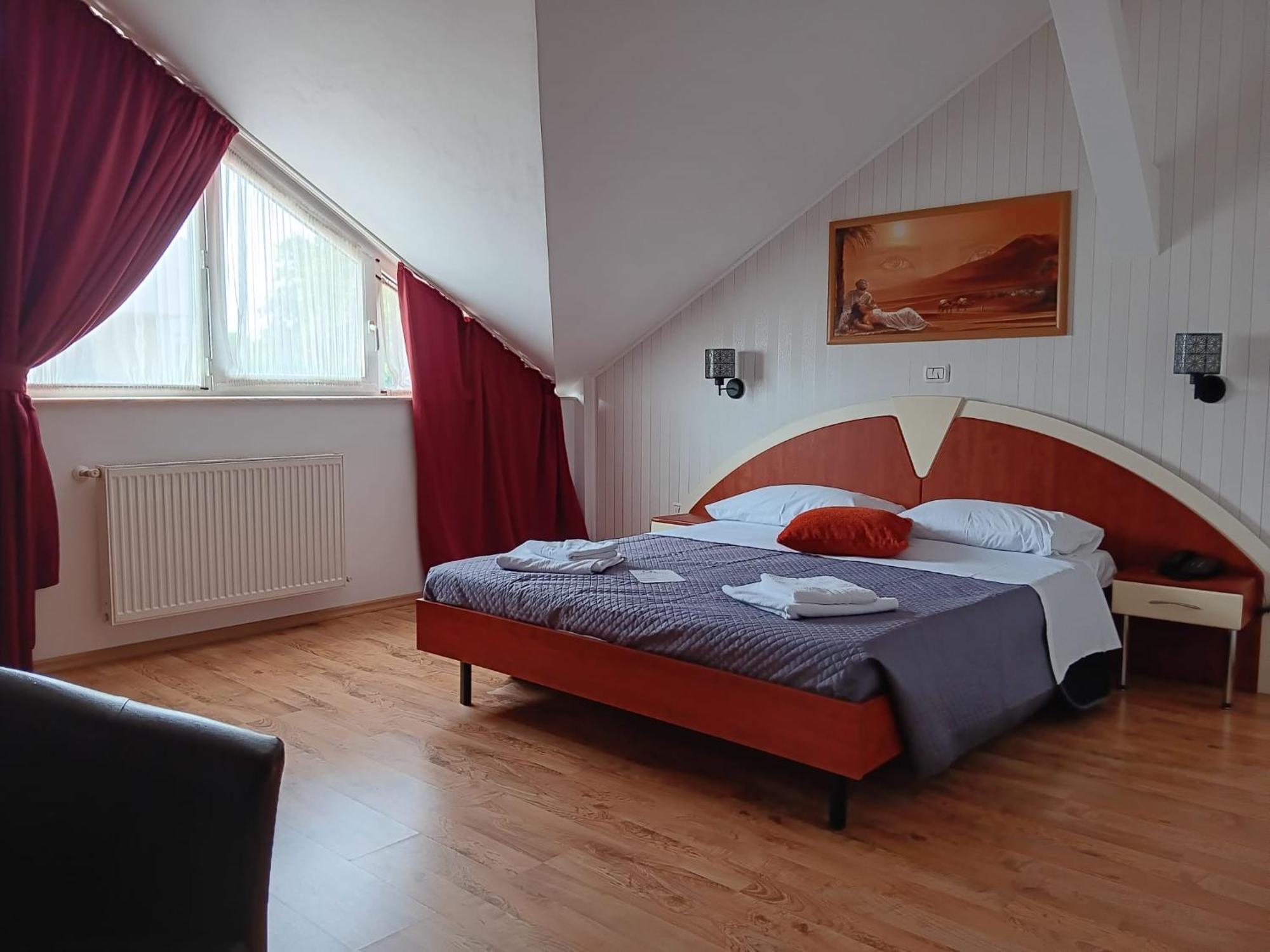 Hotel Vila Veneto Timisoara Ngoại thất bức ảnh