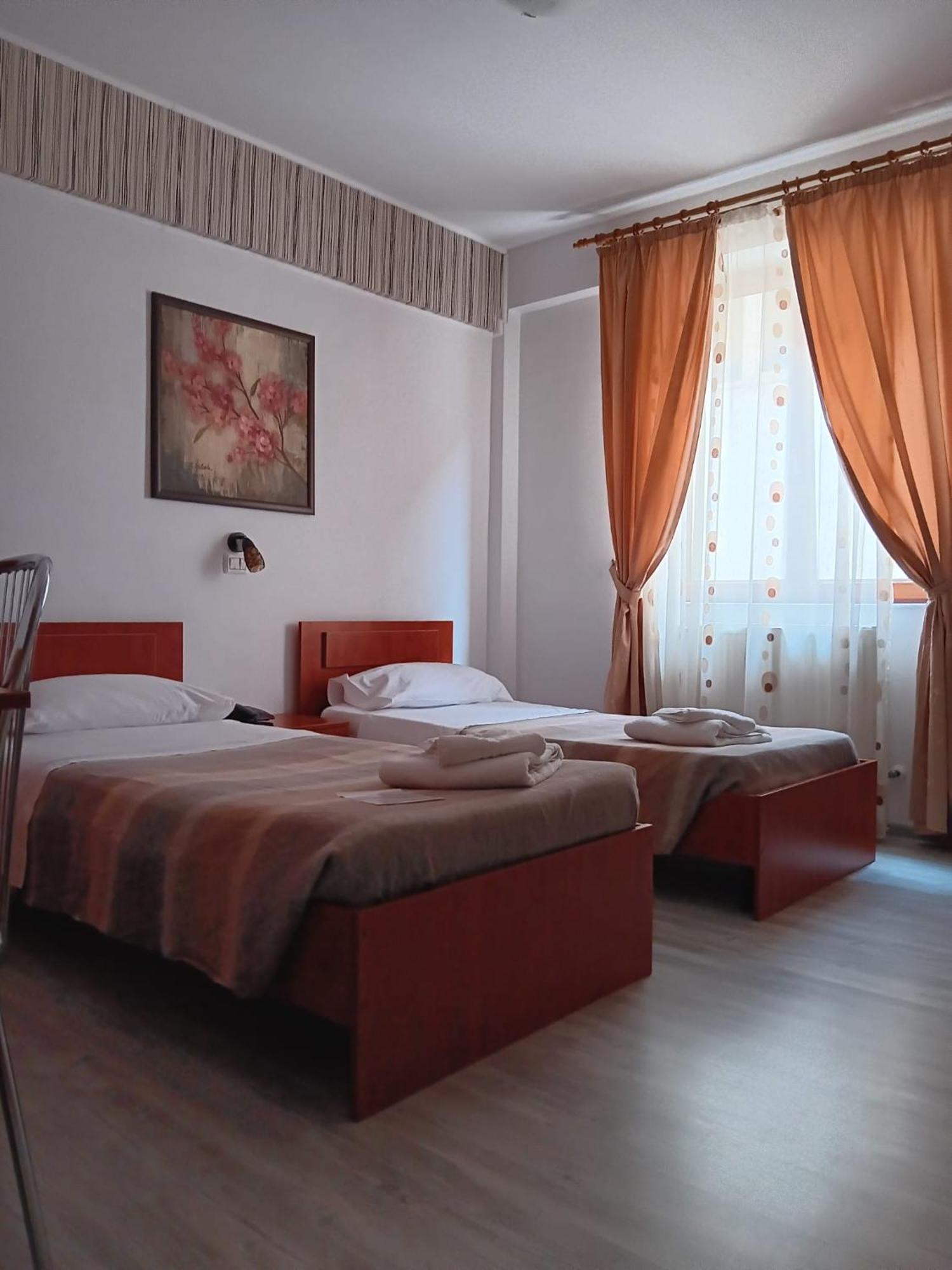 Hotel Vila Veneto Timisoara Ngoại thất bức ảnh