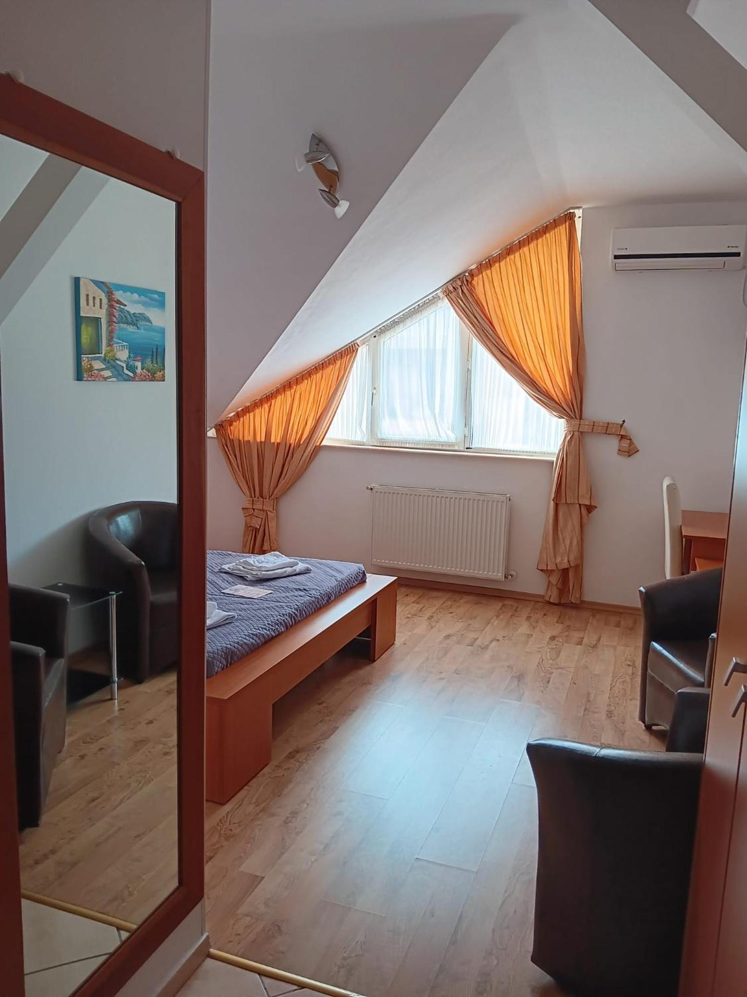 Hotel Vila Veneto Timisoara Ngoại thất bức ảnh