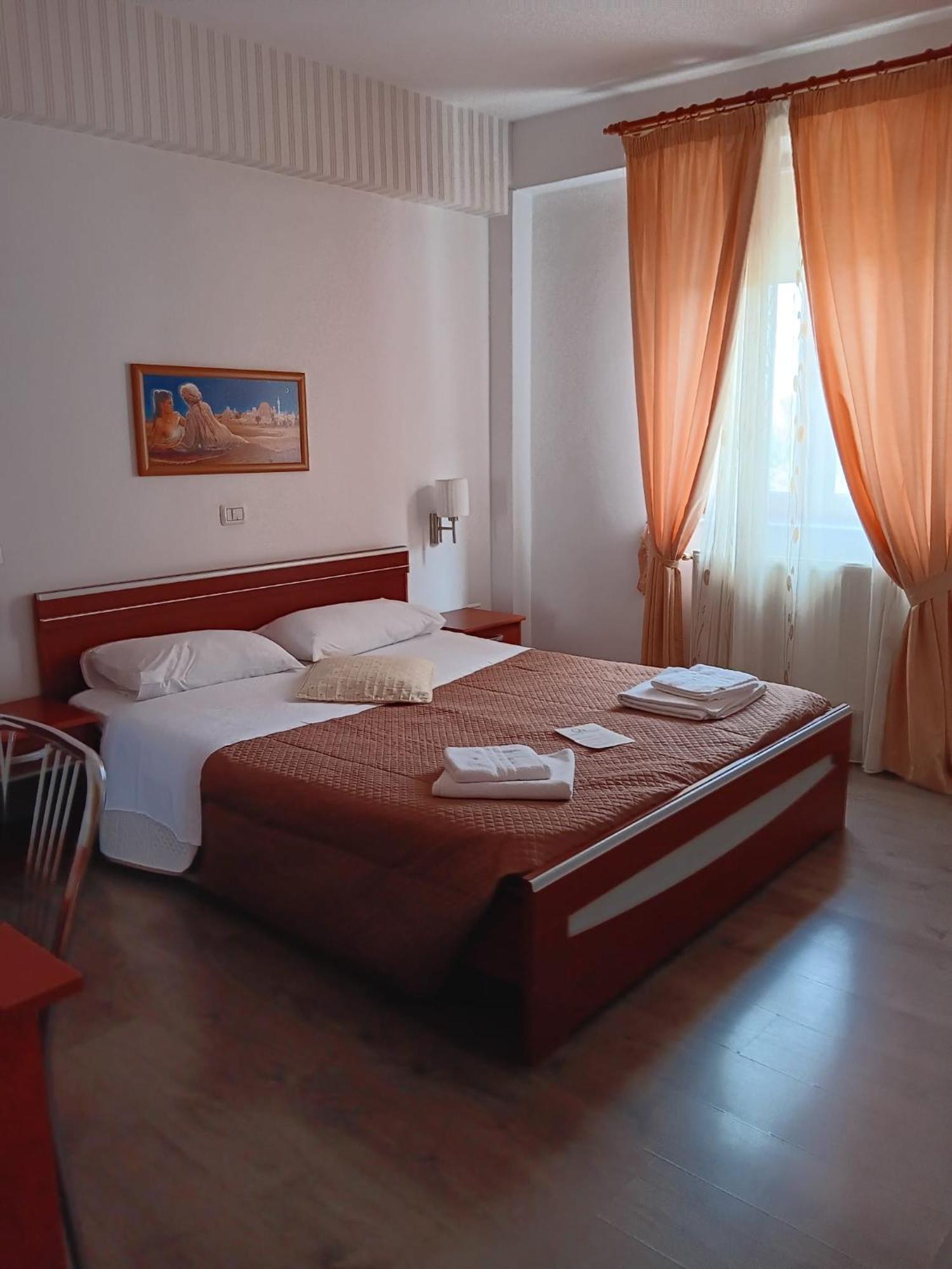 Hotel Vila Veneto Timisoara Ngoại thất bức ảnh