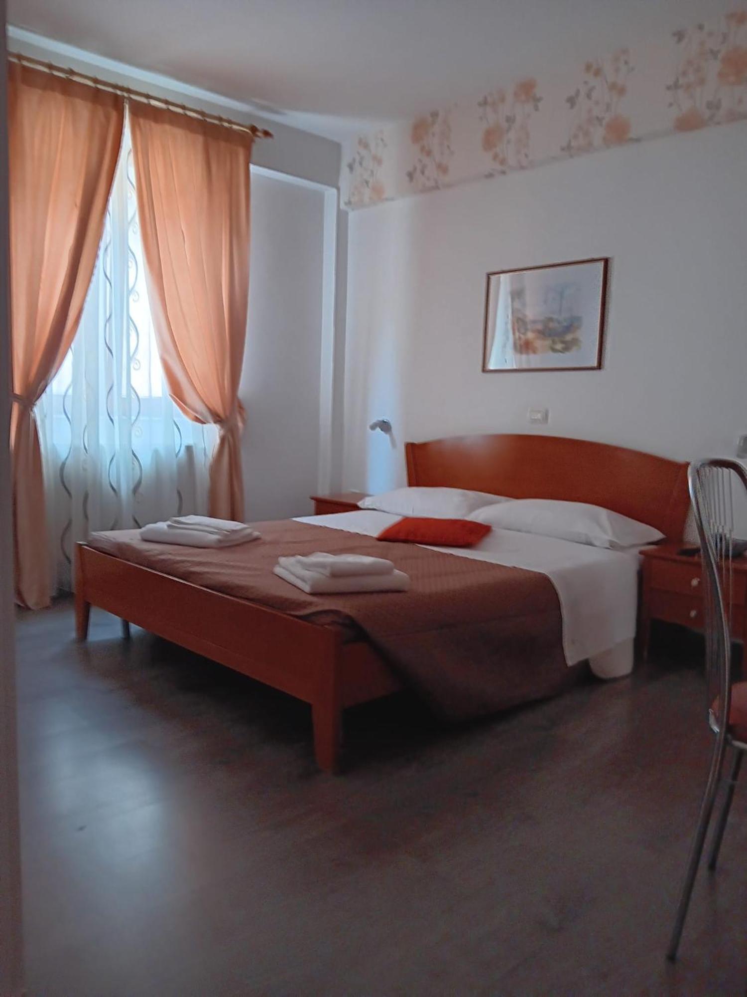 Hotel Vila Veneto Timisoara Ngoại thất bức ảnh