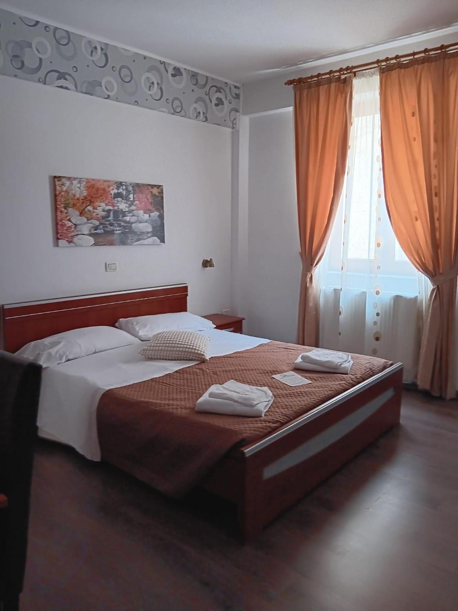Hotel Vila Veneto Timisoara Ngoại thất bức ảnh