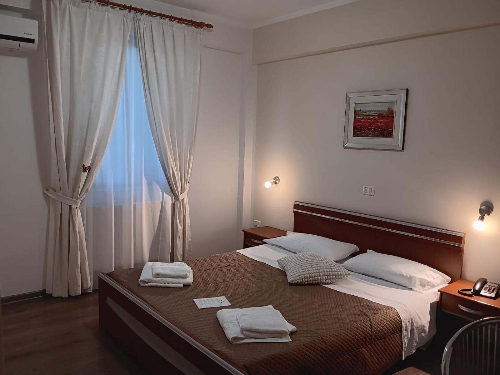 Hotel Vila Veneto Timisoara Ngoại thất bức ảnh