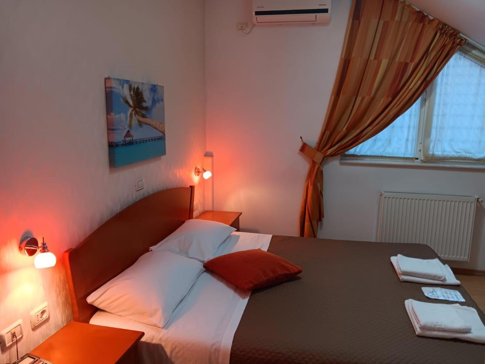 Hotel Vila Veneto Timisoara Ngoại thất bức ảnh