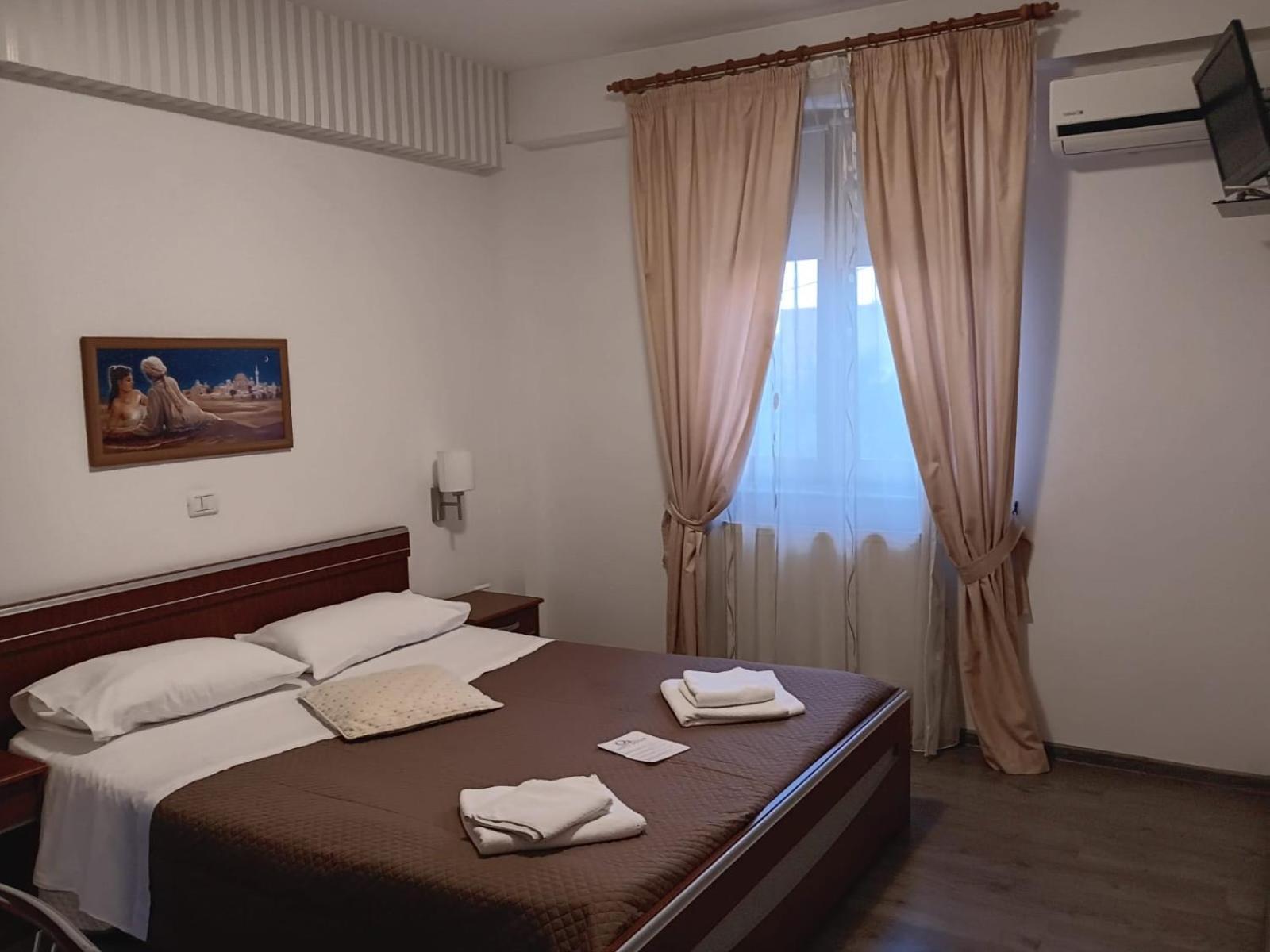 Hotel Vila Veneto Timisoara Ngoại thất bức ảnh