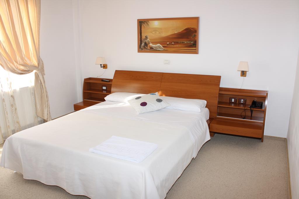 Hotel Vila Veneto Timisoara Ngoại thất bức ảnh
